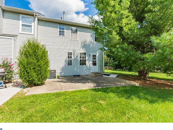 5th image of 82 Kerry Lynn Ct