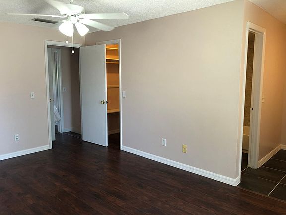 3rd image of 5149 La Mancha Ct