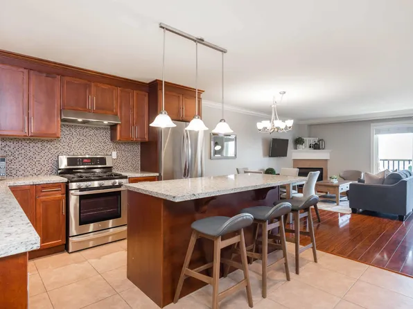 388 Ellesmere Ave #3, Burnaby, BC V5B