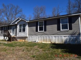 1051 Twin Hills Dr, Bedford, VA 24523