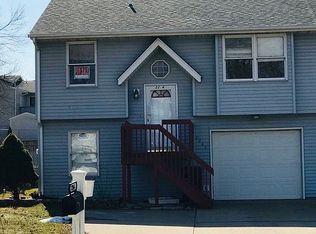 2264 14th St, Coralville, IA 52241