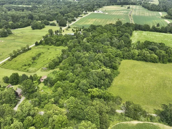 N 900 East Rd, Pierceton, IN 46562