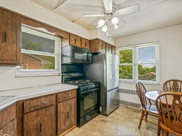 218-27 Sawyer Avenue image 13 of 19