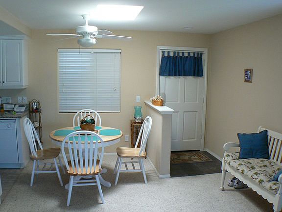 5th image of 1128 Tait St APT D