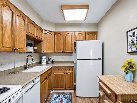 2nd image of 635 S Alton Way #3B