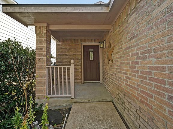 3rd image of 1613 Coriander Dr