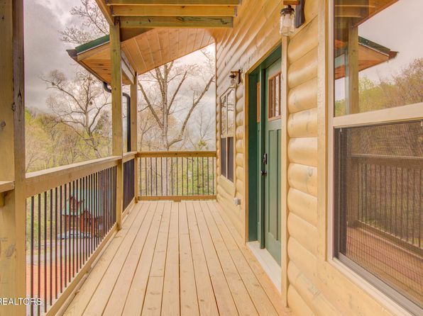 2406 Holly Pass, Sevierville, TN 37876