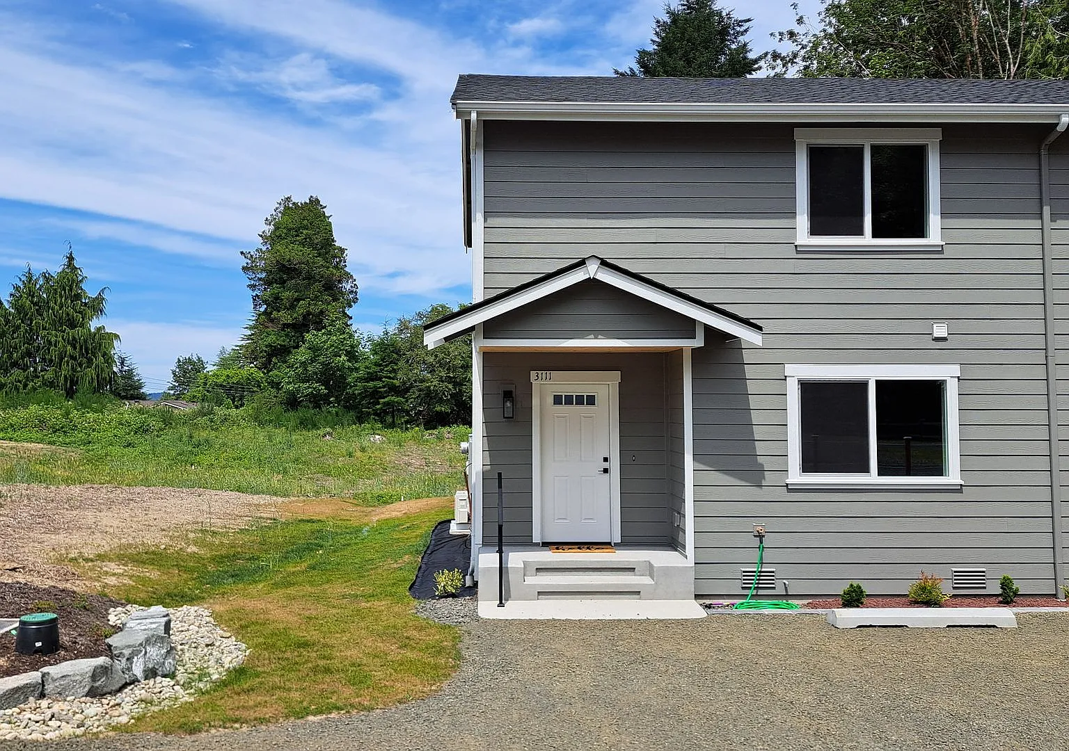 3 Bedroom 2.5 Bath Duplex — Photo 2