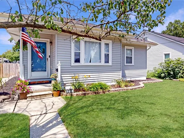 213 E Laurel St, Millstadt, IL 62260