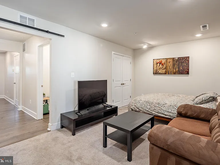 618 Chalcedony Ln — Photo 9