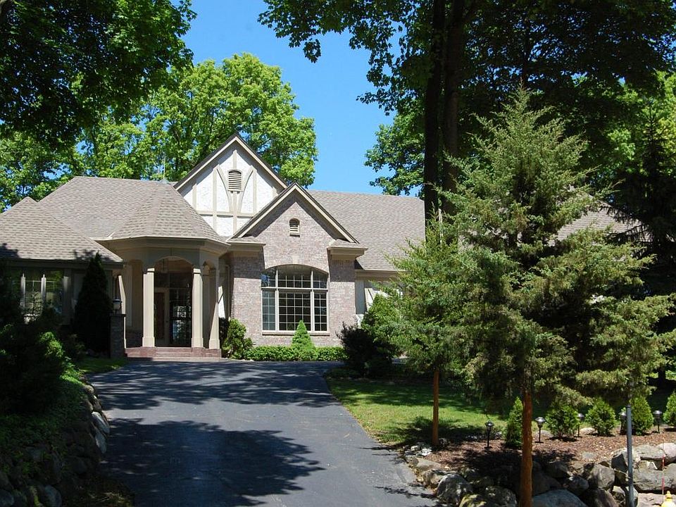 1st image of W238N5975 Essex Cir