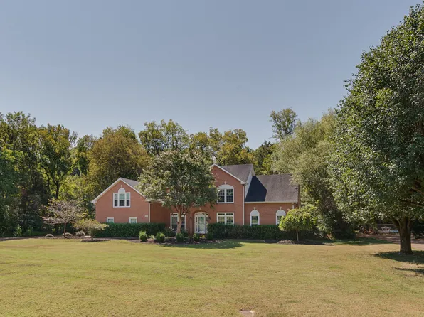 1097 Cedarview Ln, Franklin, TN 37067