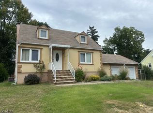 15 Laurel Pl, Fairfield, NJ 07004