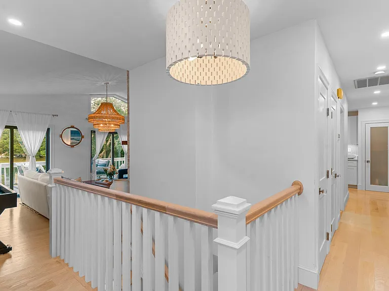 93 Riverside Dr — Photo 27