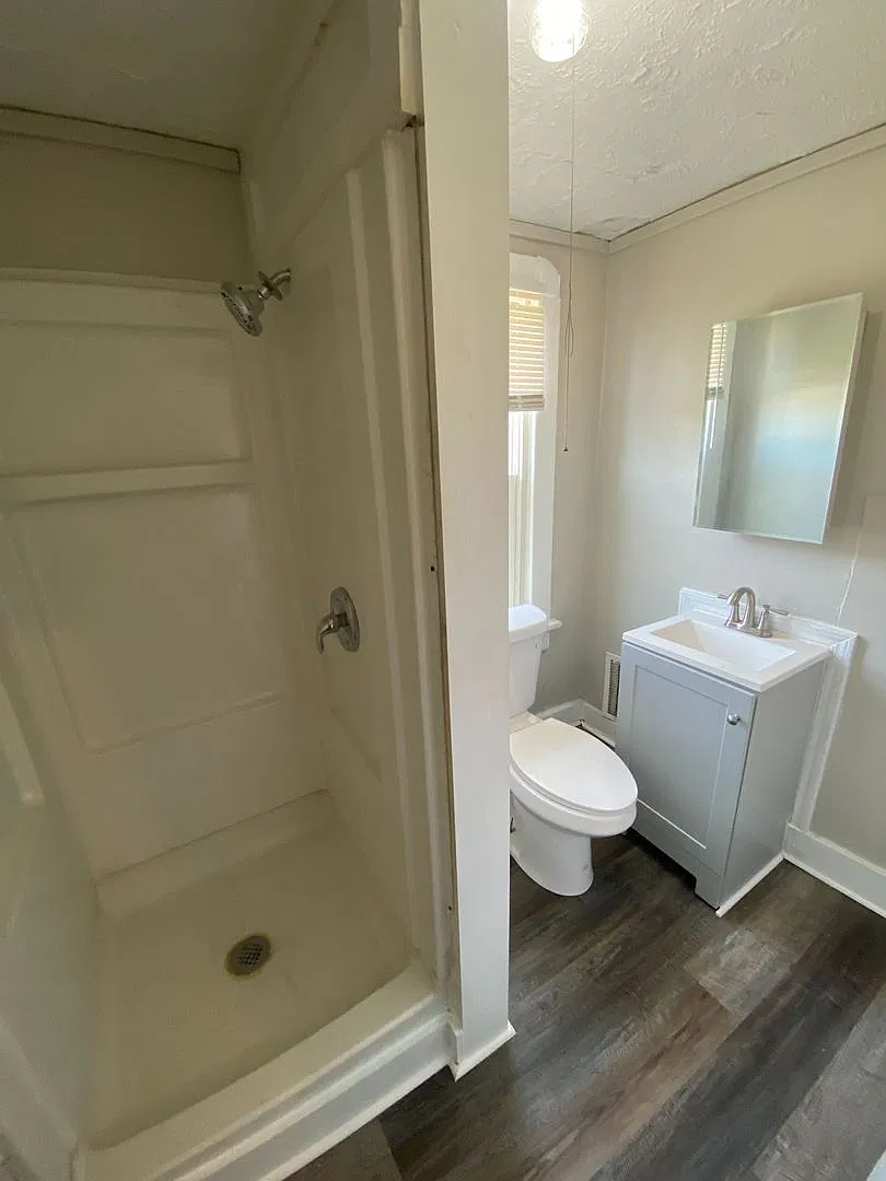 1038 W Roache St — Photo 3