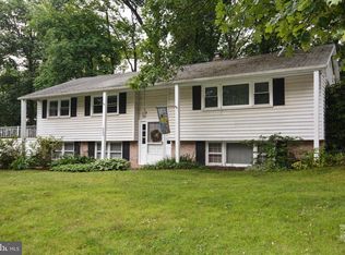 300 Forest Hills Rd, Red Lion, PA 17356