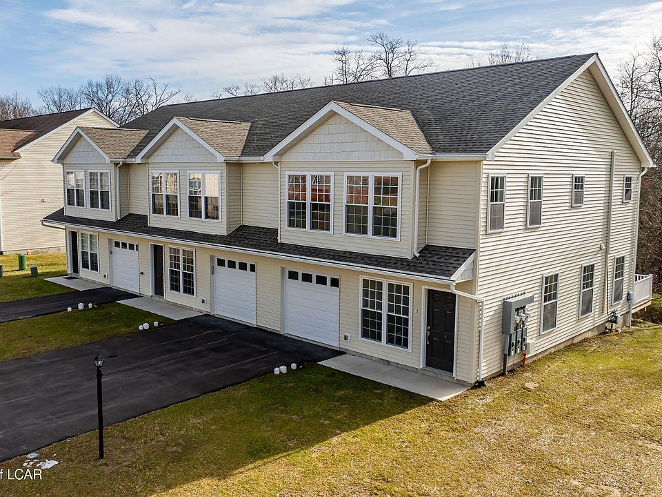 1st image of 13 Nicole Ln