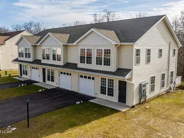 13 Nicole Ln, Hazleton, PA 18202