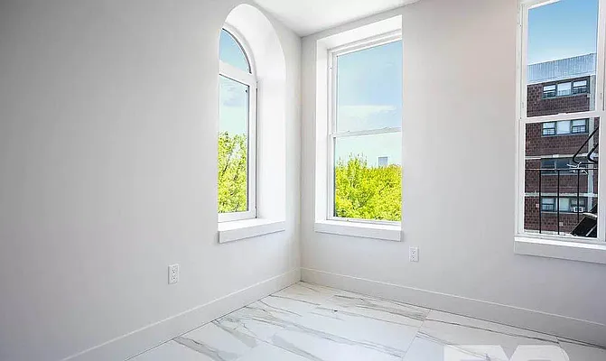 Rented by EXR | media 43