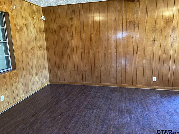 2nd image of 508 N Barron Ave