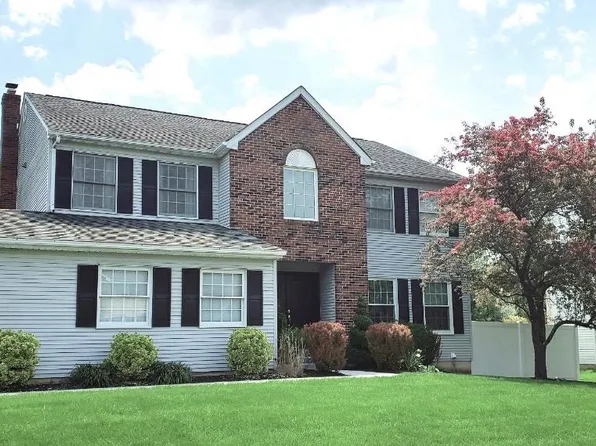 1389 Fountain Rd, Newtown, PA 18940
