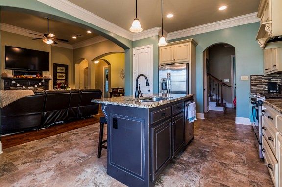 4th image of 404 Old Cypress Dr