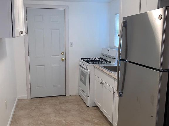 3rd image of 330 Townsend St