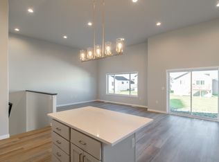 3626 33rd St S, Moorhead, MN 56560