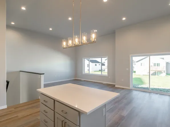 3626 33rd St S, Moorhead, MN 56560