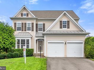 3364 Oakham Mount Dr, Triangle, VA 22172