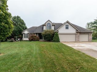 3251 W Meadowview Dr, Greenfield, IN 46140