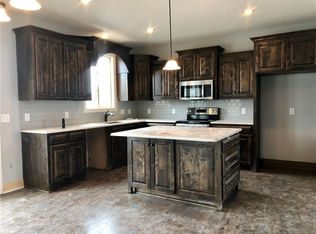 413 Jennifer Ave, Kearney, MO 64060