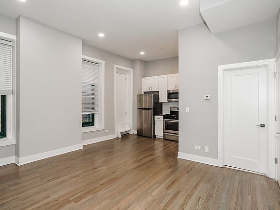 4th image of 807 N Wabash Ave APT 2E