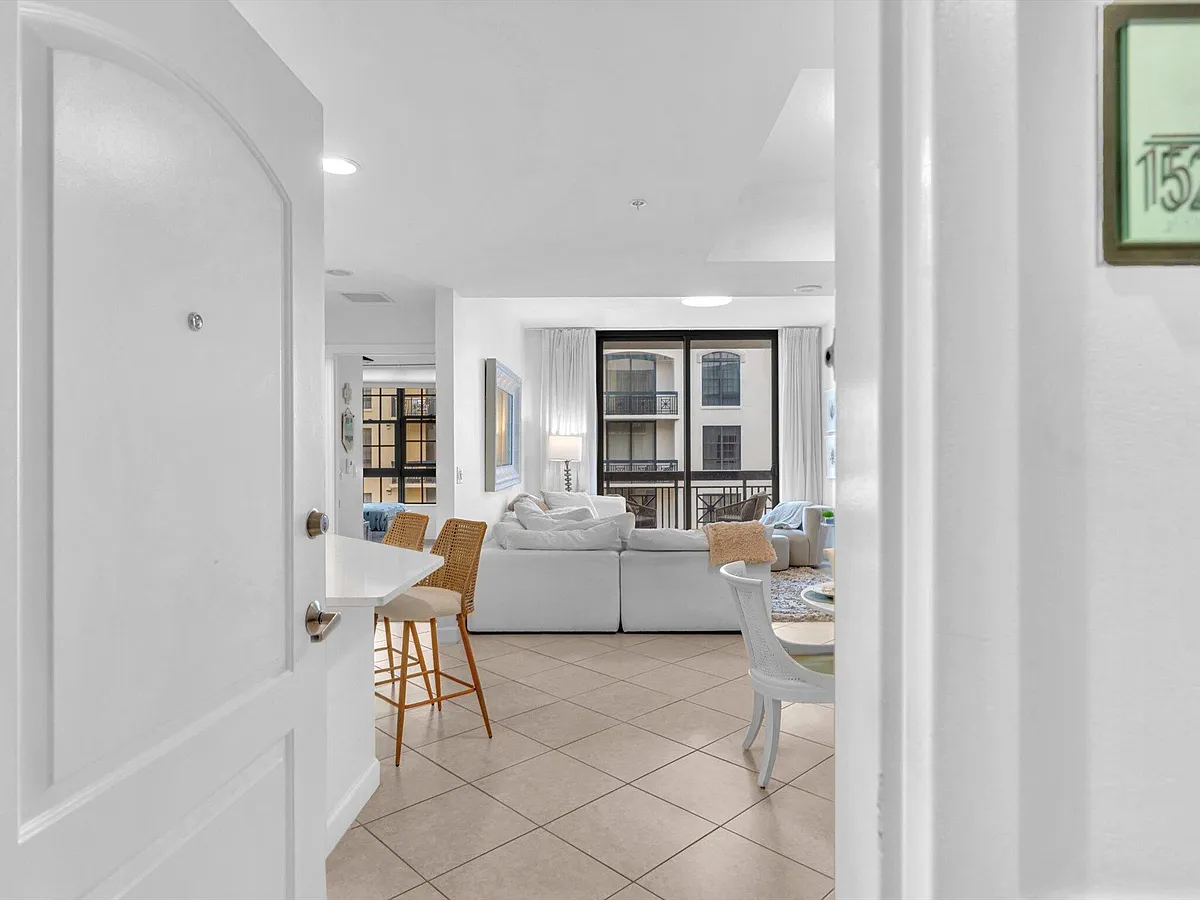 Building Photo - 801 S Olive Ave #1521