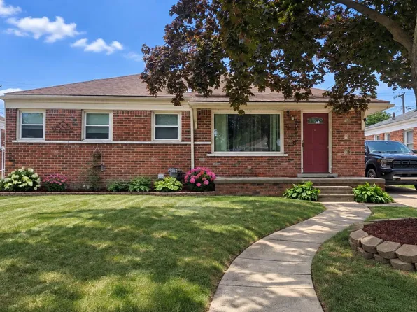 9994 E Clements Cir, Livonia, MI 48150