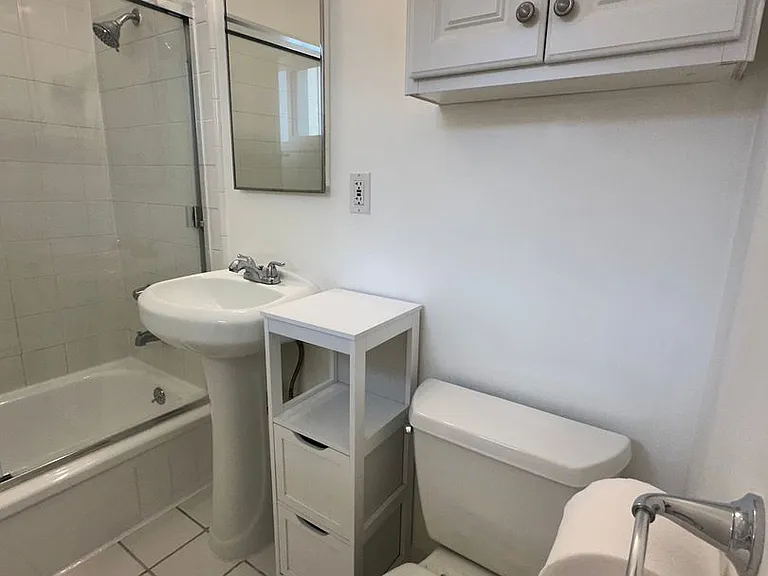 9017 Harratt St in the Heart of West Hollywood! — Photo 22