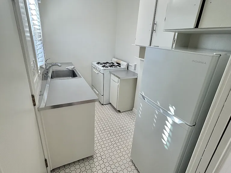 3818 1st Ave — Photo 8