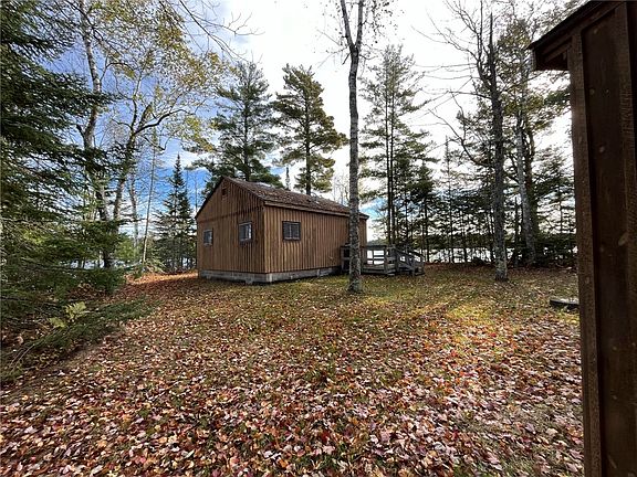 4th image of 47360 Canterbury Trail