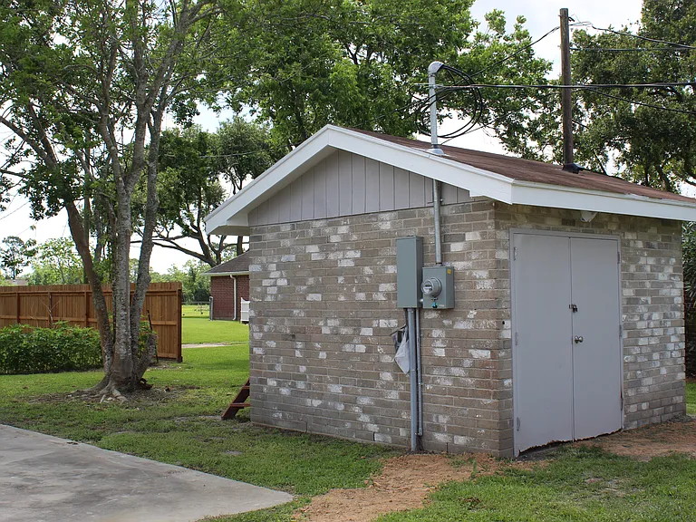 4705 Avenue R — Photo 21