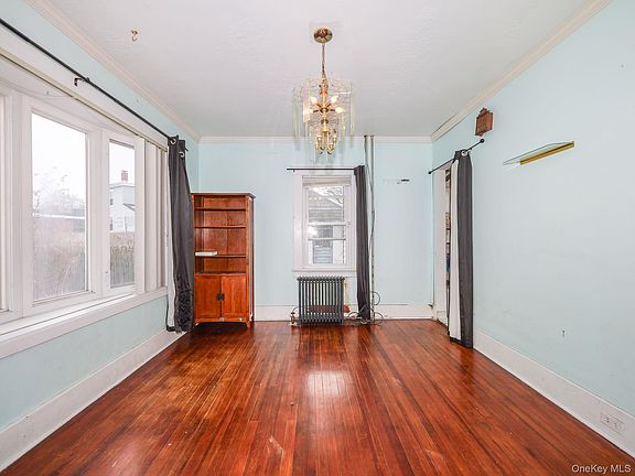 4th image of 809 South Street