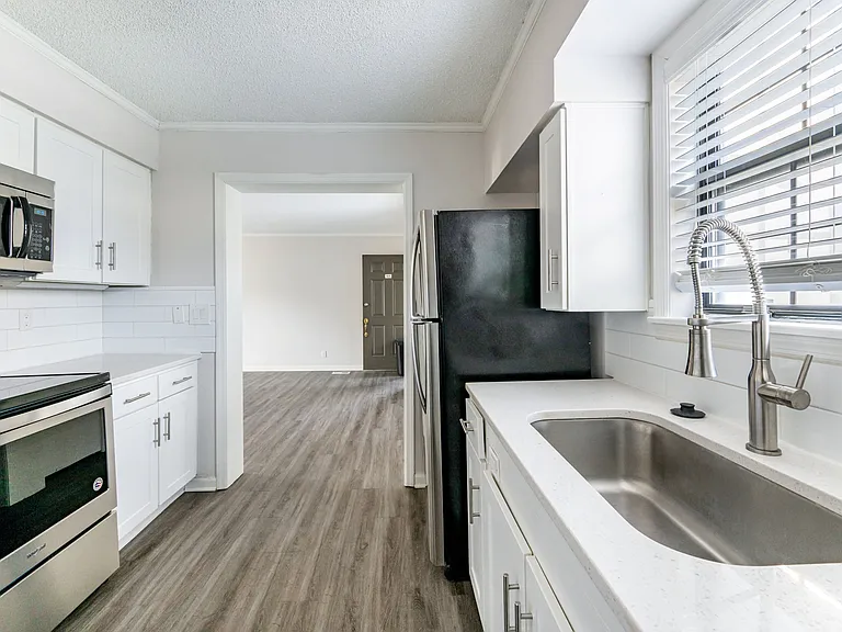 Corinth Place — Photo 10