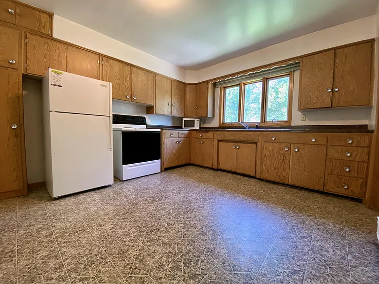 525 Oxford St #3 — Photo 4