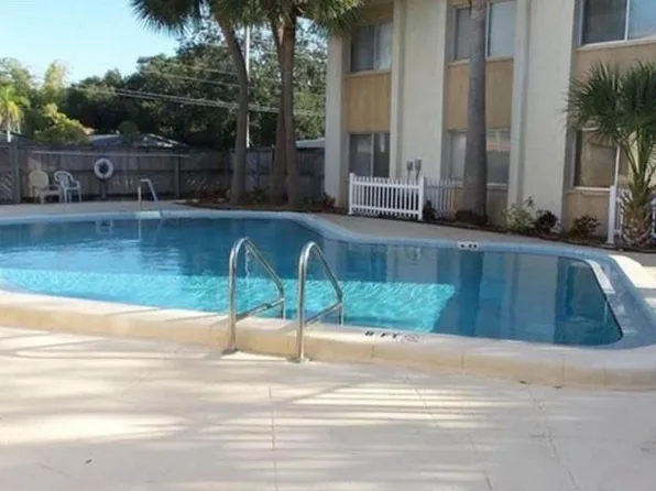378 48th Ave N APT 119, Saint Petersburg, FL 33703