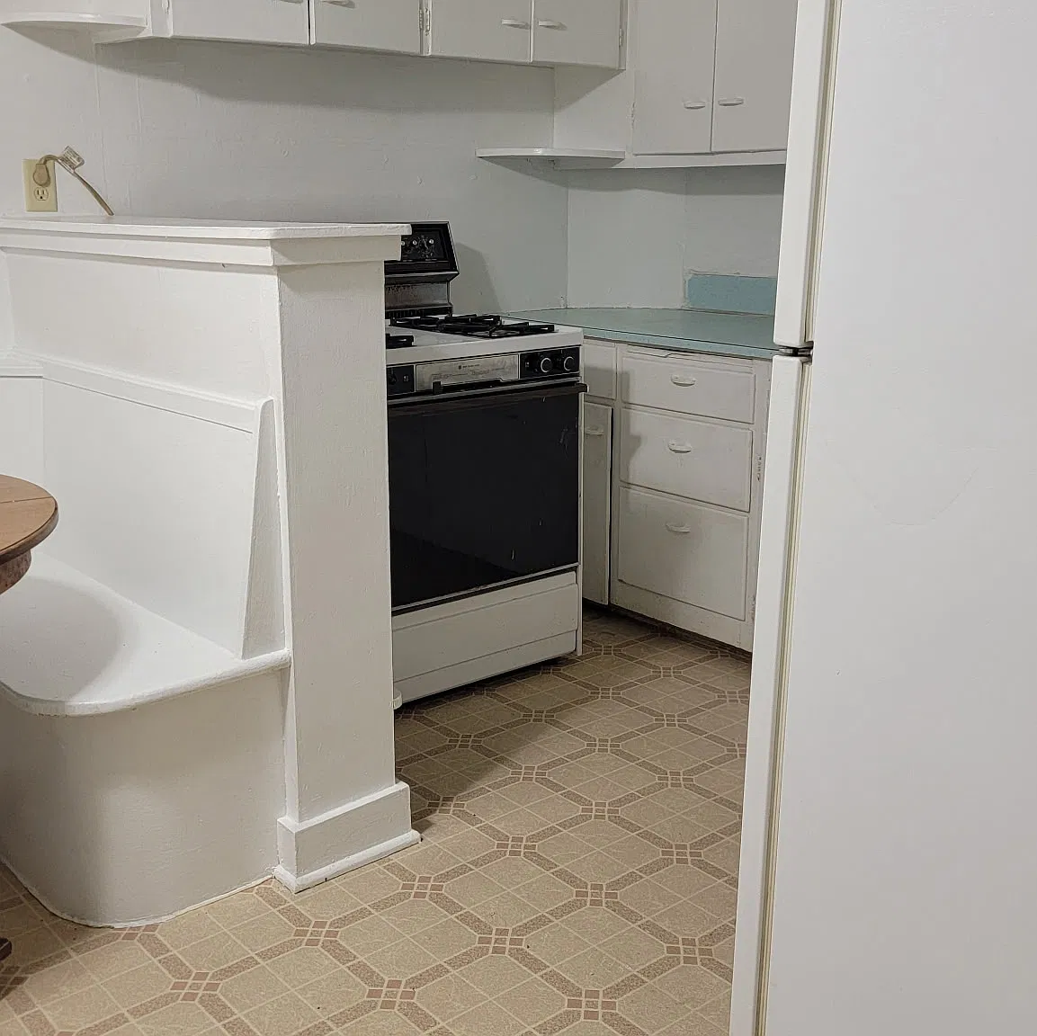 1 bed, 700 sqft, $900 — Photo 2