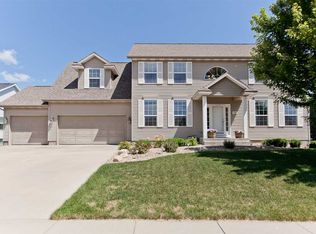 7320 Sandhurst Dr NW, Cedar Rapids, IA 52405