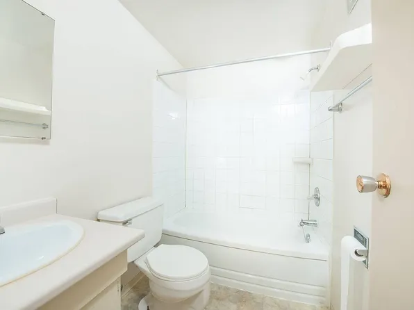 15603 103rd Ave NW, Edmonton, AB T5P 0P2