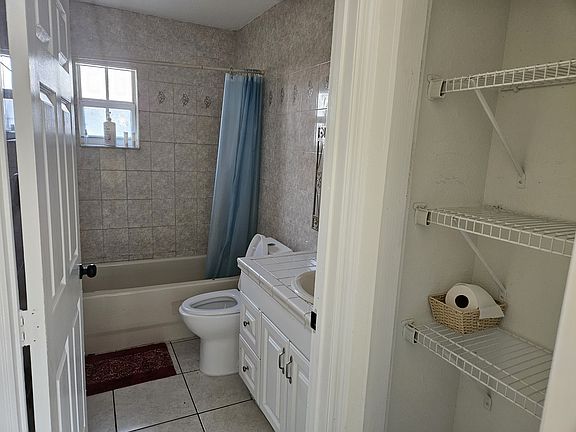 4th image of 3725 NW 13th Ave