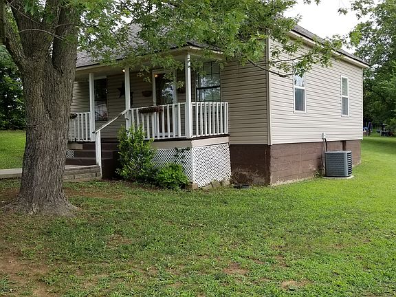3rd image of 400 Court St