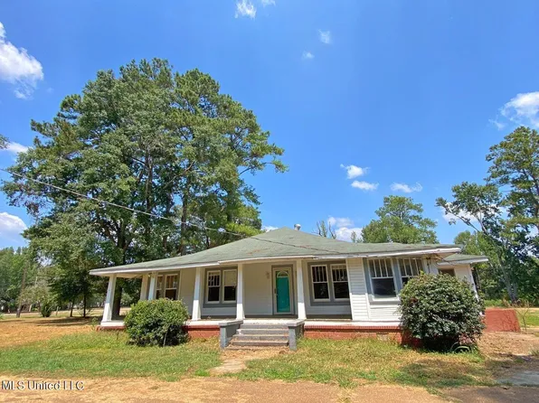 424 E Railroad Ave, Bentonia, MS 39040