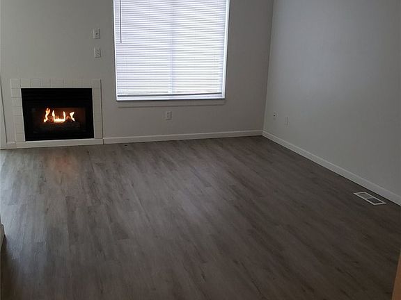 4th image of 535 Forest Park St